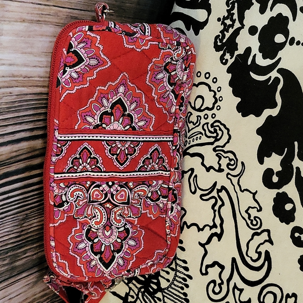 Vera Bradley Wristet - Picture 5 of 7